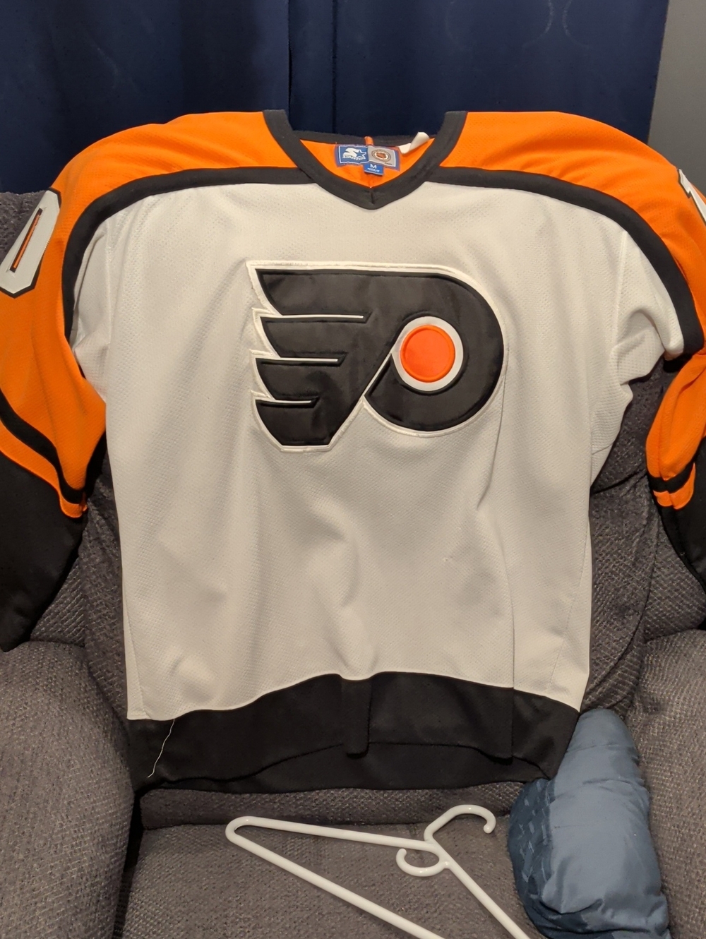 STARTER Philadelphia Flyers White Orange & Black Crewneck Sweater